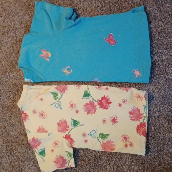 One Fresh Produce Top & One Quacker Factory Top Both Size Large - Picture 1 of 8
